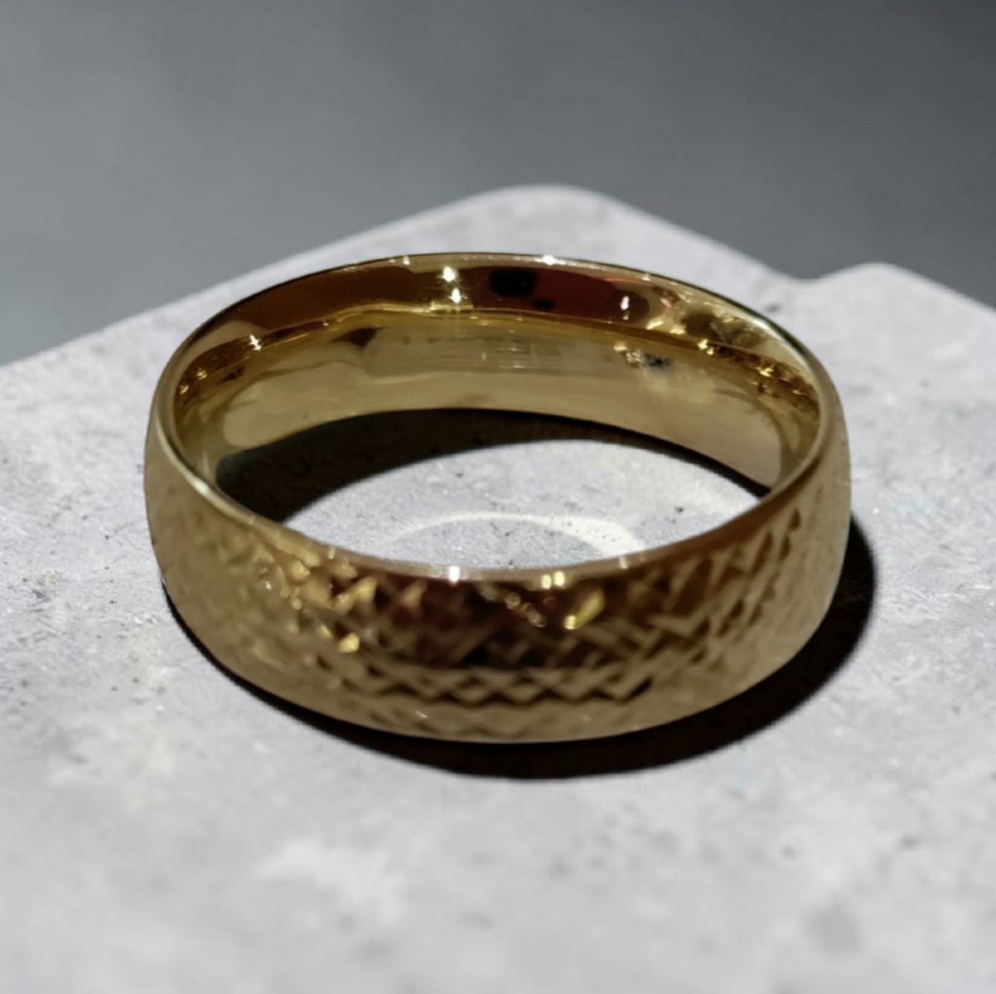 9k gold ring